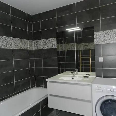 Superbe T3 Climatise Avec Piscine Et Parking Securise A - Fr-1-677-38 Apartmán