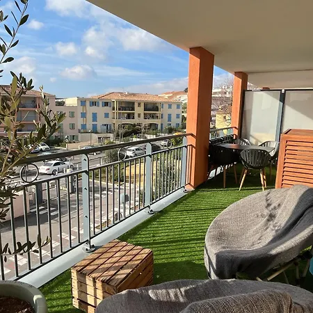 Apartment Superbe T3 Climatise Avec Piscine Et Parking Securise A - Fr-1-677-38 Bormes-les-Mimosas
